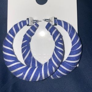 Forever 21 Earrings 💙🤍